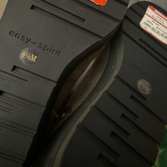 Easy Spirit Taupe and Black Wedge Boots NWOB Sz 6.5 - Picture 3 of 8